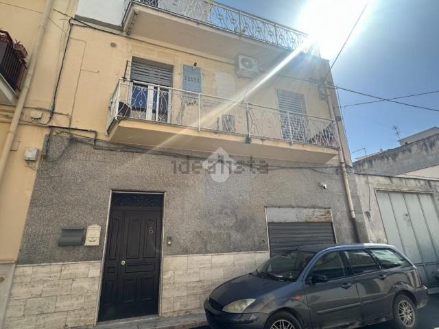 Villetta indipendente in vendita di 128 m² in Via Calatafimi, 30