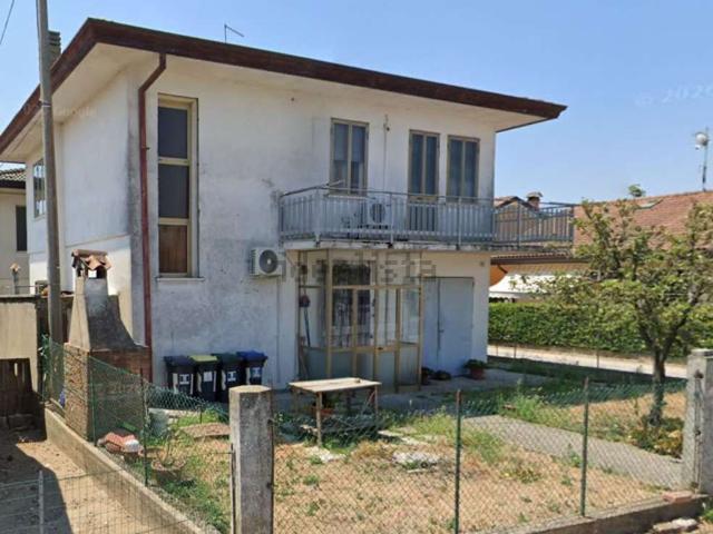 Villetta indipendente in vendita di 128 m² in Via Gorizia