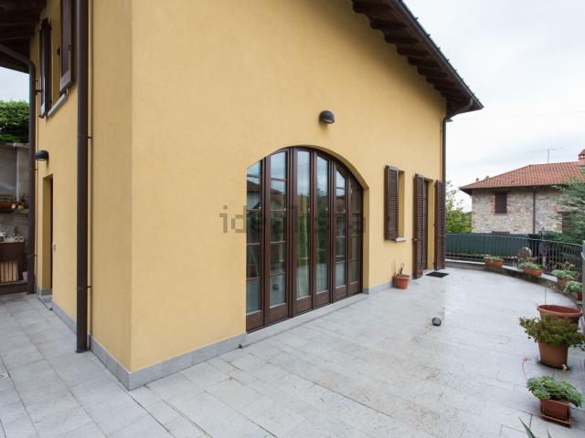 Villetta indipendente in vendita di 128 m² in Via Giuseppe Besozzi, 11