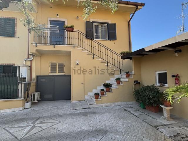 Villetta indipendente in vendita di 128 m² in Via Firenze, 25
