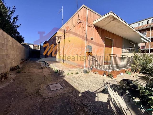 Villetta indipendente in vendita di 128 m² in Via Luigi Maria Monti