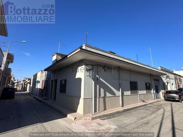 Villetta indipendente in vendita di 128 m² in Via Michele Lombardi, 23