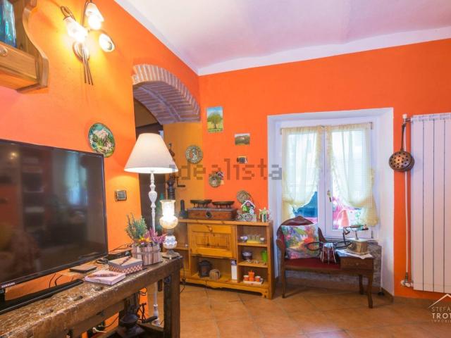 Villetta indipendente in vendita di 128 m² in Via San Colombano