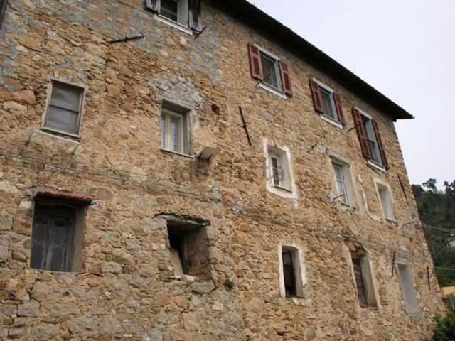 Villetta indipendente in vendita di 128 m² in Frazione Suseneo Chiesa, 705
