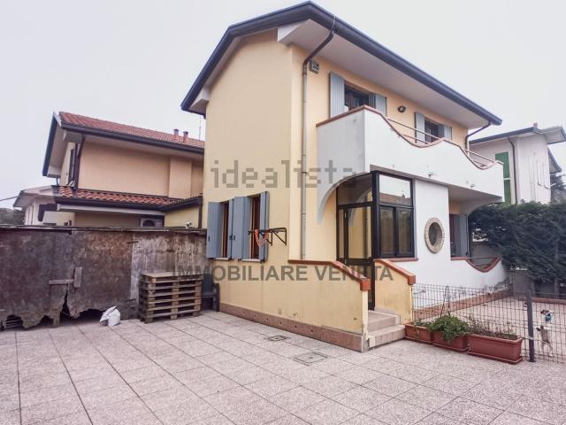 Villetta indipendente in vendita di 129 m²