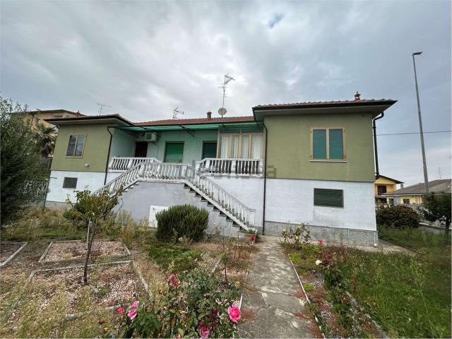 Villetta indipendente in vendita di 129 m² in Via Nicorvo