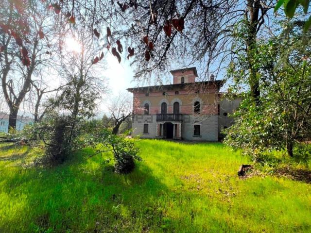 Villetta indipendente in vendita di 1300 m² in Via Pavullese, 71