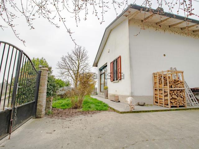 Villetta indipendente in vendita di 130 m² in Via Calanchi, 23