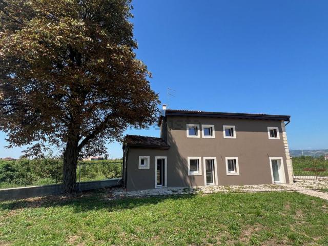 Villetta indipendente in vendita di 130 m² in Via Casette