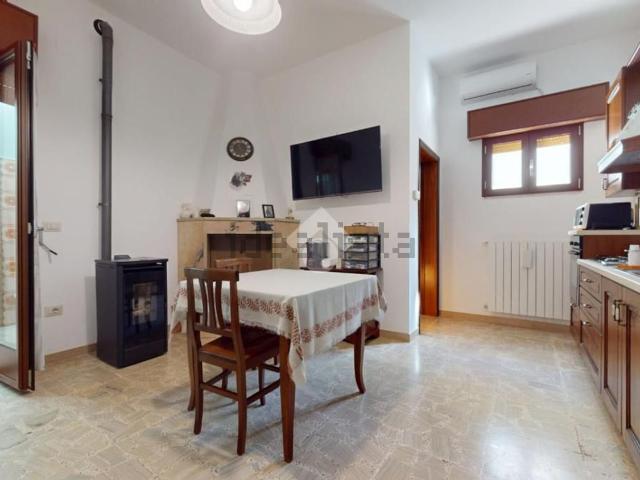 Villetta indipendente in vendita di 130 m² in Via Cesare Battisti