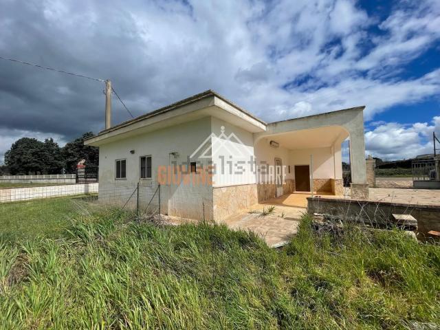Villetta indipendente in vendita di 130 m² in Via Cisternino Zona M