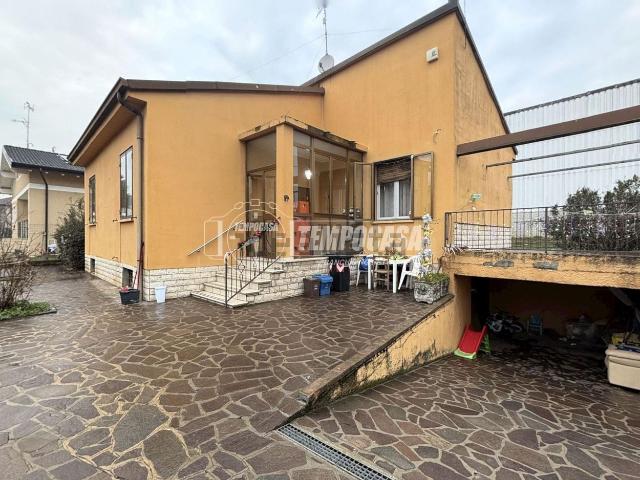 Villetta indipendente in vendita di 130 m² in Via Antonio Ricci