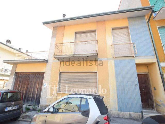 Villetta indipendente in vendita di 130 m² in Via Antonio Rosmini, 69