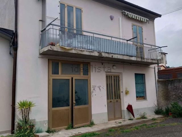 Villetta indipendente in vendita di 130 m² in Via Bologna
