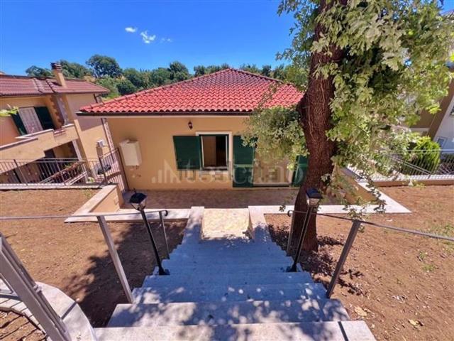 Villetta indipendente in vendita di 130 m² in Via Gorlago
