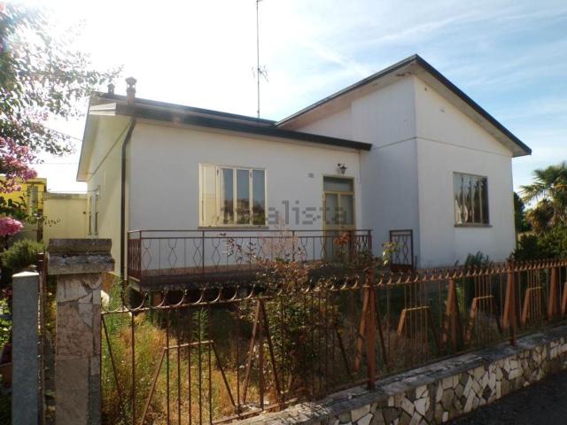 Villetta indipendente in vendita di 130 m² in Via Giuseppe Garibaldi, 19