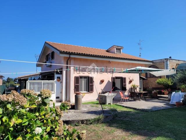 Villetta indipendente in vendita di 130 m² in Via Gran Sasso, 1