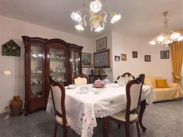 Villetta indipendente in vendita di 130 m² in Via Emilia