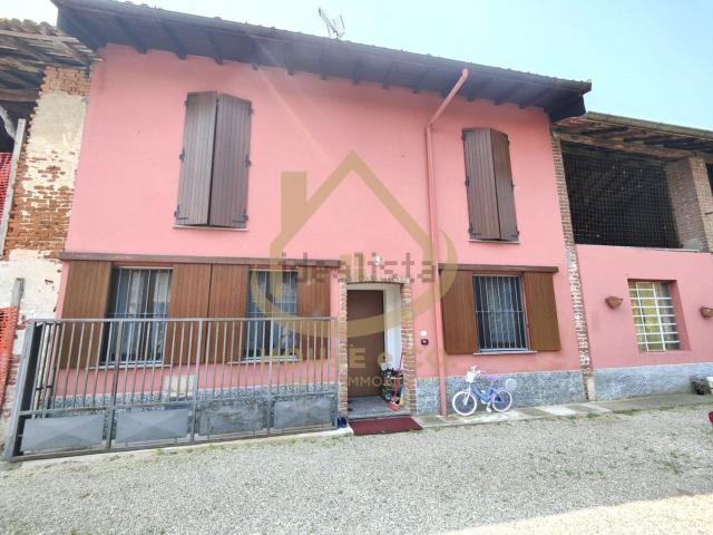 Villetta indipendente in vendita di 130 m² in Via F. Petrarca
