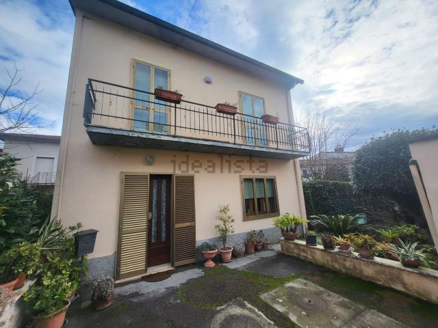 Villetta indipendente in vendita di 130 m² in Via Francesco Crispi, 20