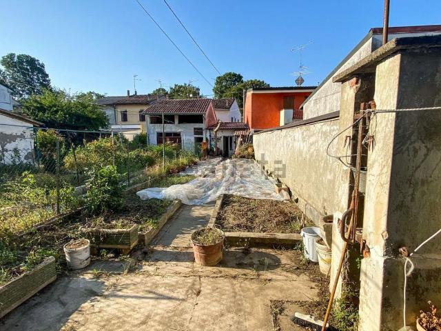 Villetta indipendente in vendita di 130 m² in Via Fratelli Bandiera