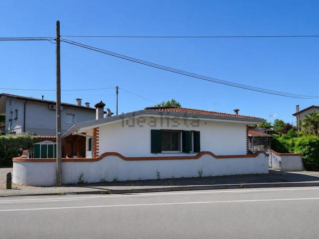 Villetta indipendente in vendita di 130 m² in Via Fratte, 53