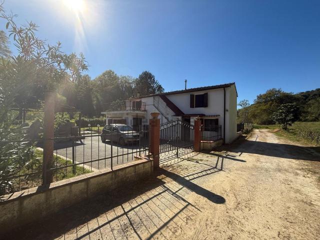 Villetta indipendente in vendita di 130 m² in Via Il Rio