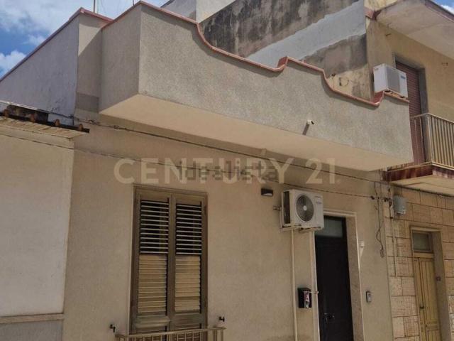 Villetta indipendente in vendita di 130 m² in Via L. Bissolati