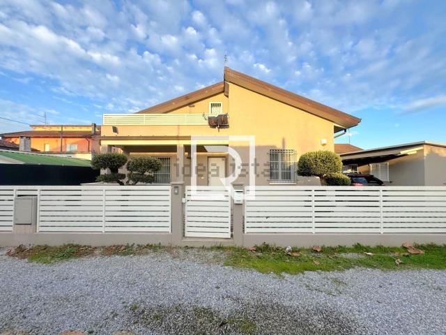 Villetta indipendente in vendita di 130 m² in Via Matellica