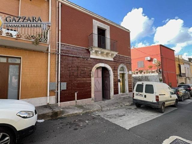 Villetta indipendente in vendita di 130 m² in Via Magenta