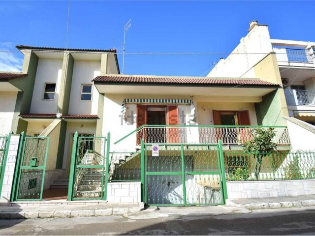 Villetta indipendente in vendita di 130 m² in Via Michele Lorusso