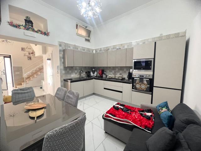 Villetta indipendente in vendita di 130 m² in Via S.Maria di Costantinopoli