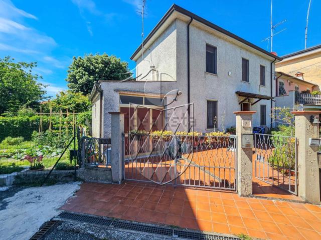 Villetta indipendente in vendita di 130 m² in Via Paolo Diana