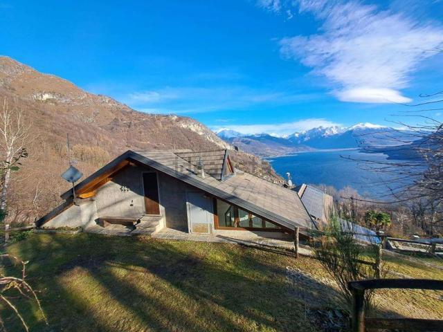 Villetta indipendente in vendita di 130 m² in Via Per Born
