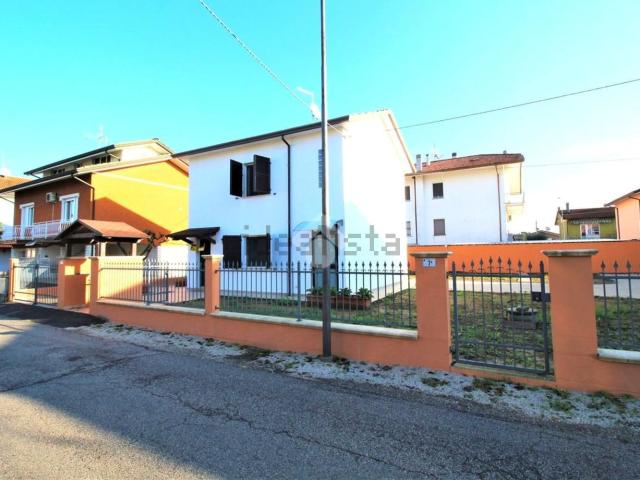Villetta indipendente in vendita di 130 m² in Via Ranto II, 7