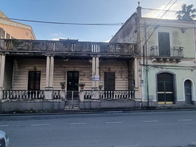 Villetta indipendente in vendita di 130 m² in Via Ruggero I, 131