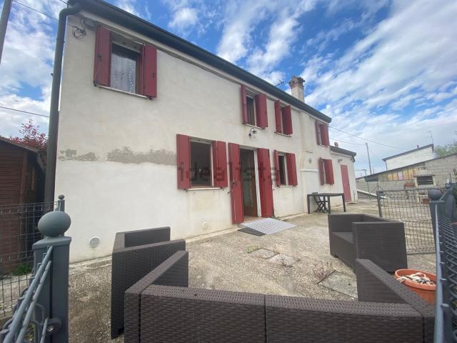 Villetta indipendente in vendita di 130 m² in Via V. Emanuele II`, 965