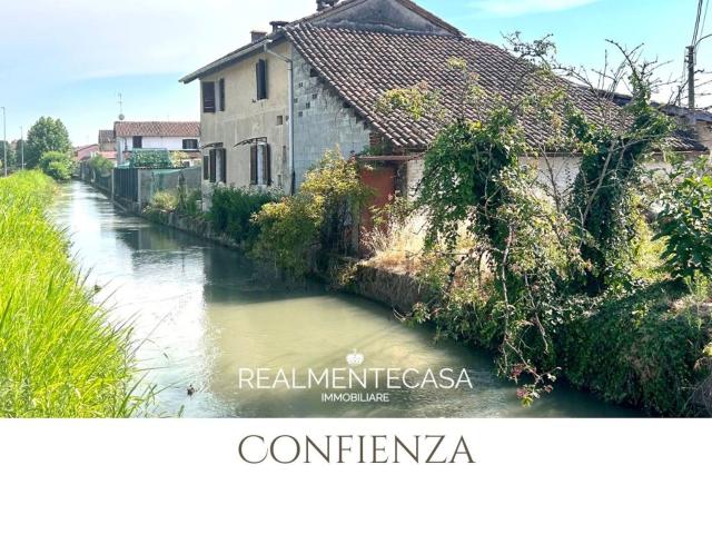 Villetta indipendente in vendita di 130 m² in Via Vespolate