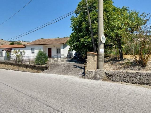 Villetta indipendente in vendita di 130 m² in Contrada Camporeale, 171
