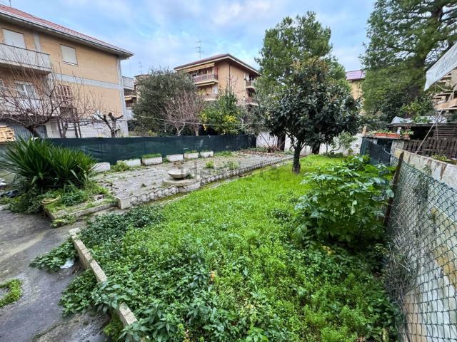 Villetta indipendente in vendita di 131 m² in Borgo Andrea Costa