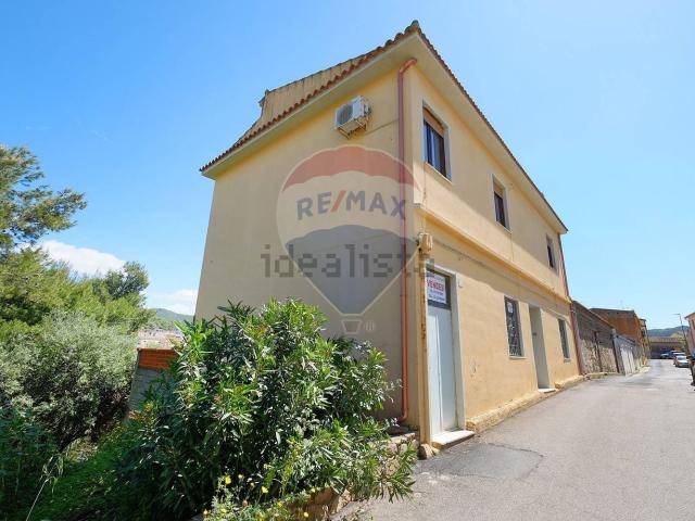 Villetta indipendente in vendita di 133 m² in Via Tuveri, 30