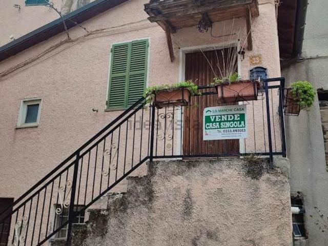 Villetta indipendente in vendita di 133 m² in Frazione Laverino