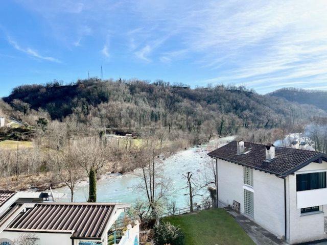 Villetta indipendente in vendita di 135 m² in Via Conte Giacomo Ceconi, 22
