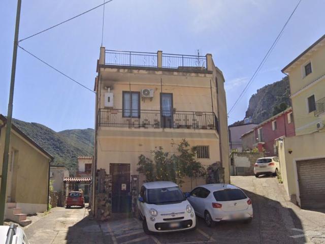 Villetta indipendente in vendita di 135 m² in Via Attilio Deffenu, 9