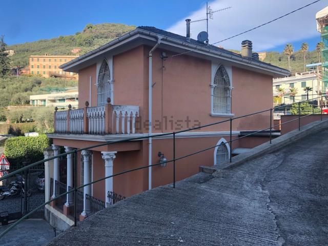 Villetta indipendente in vendita di 135 m² in Via Aurelia