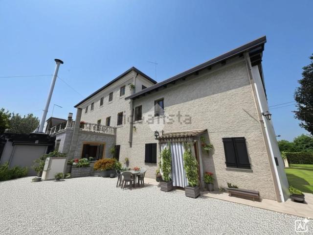Villetta indipendente in vendita di 135 m² in Via Davanzo Sergente, 300