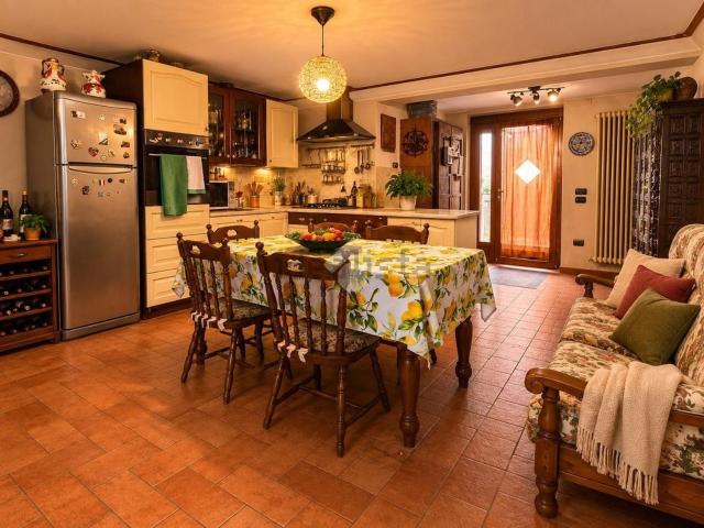 Villetta indipendente in vendita di 135 m² in Via degli Alpini, 38