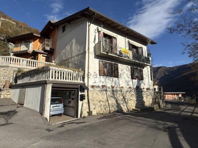Villetta indipendente in vendita di 135 m² in Via degli Alpini