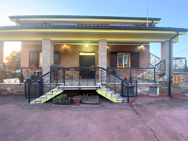 Villetta indipendente in vendita di 135 m² in Via degli Olmi, 83