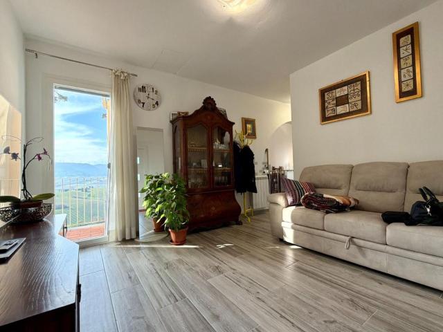 Villetta indipendente in vendita di 135 m² in Via del Chianti